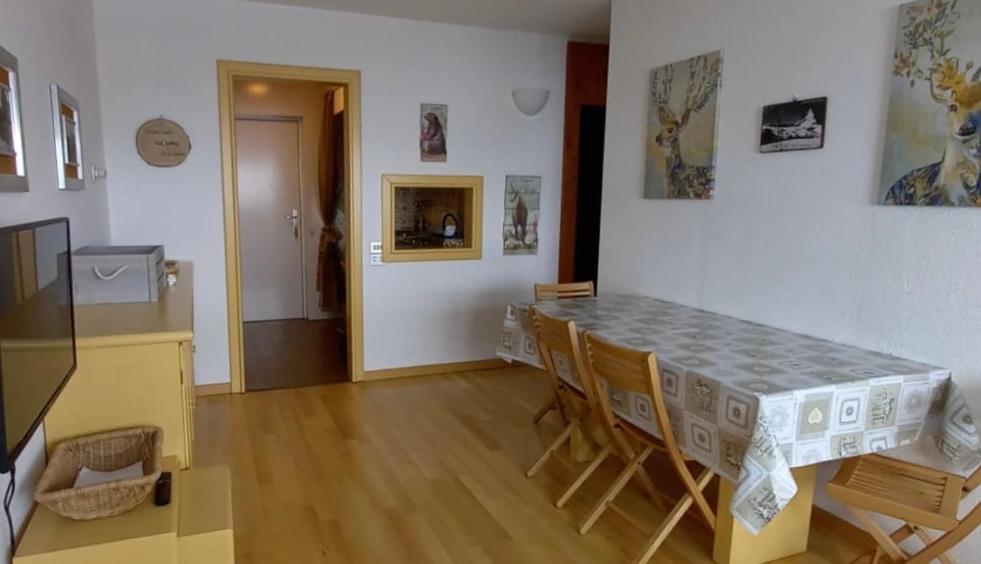 Complesso “I Dadi” Apartment เบรยล์-แชร์วิเนีย ภายนอก รูปภาพ